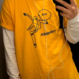 thrasher tshirt - köpt på sphock för några år sen och bara använd ett par gånger.