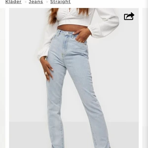 Jeans Missguided - Jeans storlek 40. Aldrig använda, lappen sitter kvar. Säljer dessa pga att det var en present som blev fel storlek! Jättefina jeans! Har själv ett var egna😍