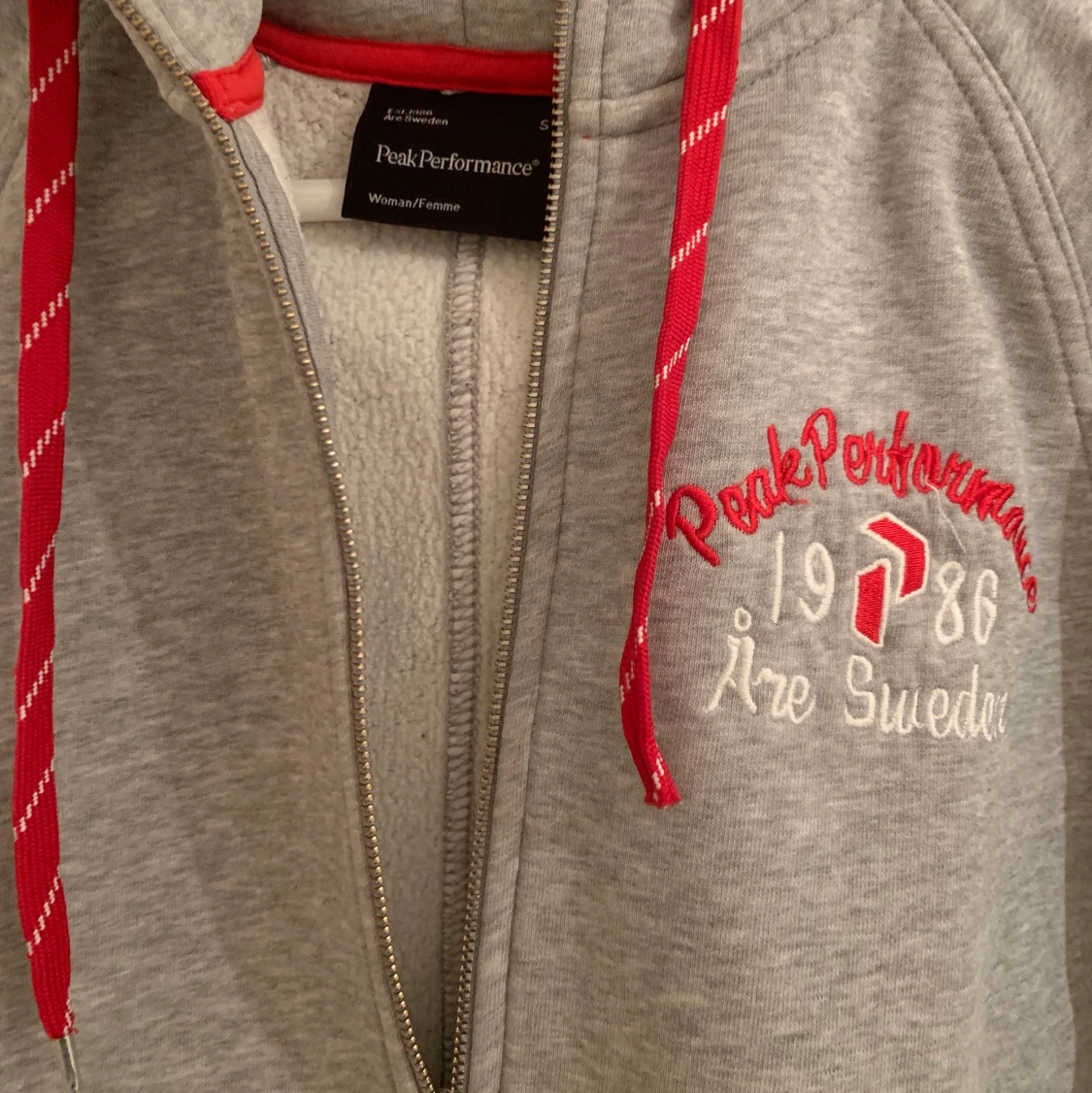 Peak performance hoodie - 90