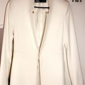 Jätte fin vit kavaj  - Vit kavaj i strlk S.