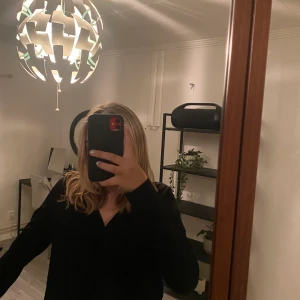 Cubus - Jättesnygg omlott blus aldrig använd, nypris 200kr men säljer för 50kr köparen står för frakt 