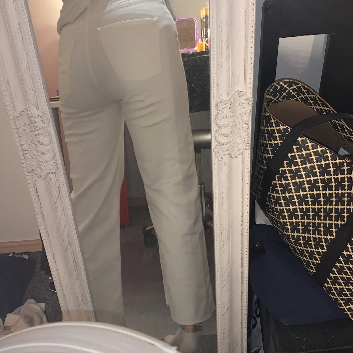 Vita jeans i nyskick! Strl S💕💕💕☺️ - 90