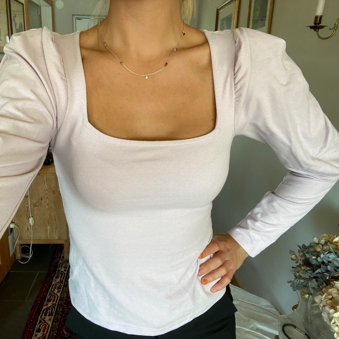 Ljuslila topp med puffärm - 90