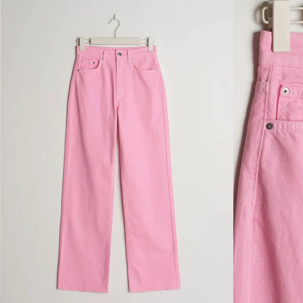 Säljer dessa helt oanvända rosa byxor från gina tricot (bara provat 1 gång) nypris: 499kr💖💖. Jeans & Byxor.