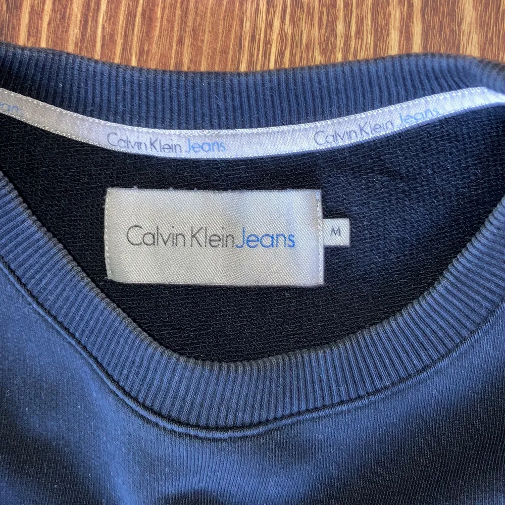 Medium är annonsen kvar är tröjjan kvar. Tröjor & Koftor.