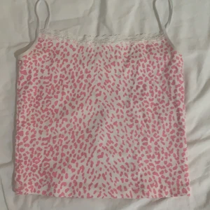 topp - fin topp i strl S köparen står för frakten 29kr❤️