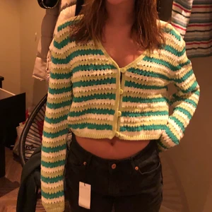 Zara kofta - Jättefin virkad kofta från zara. Endast testad! Storlek L men sitter som en small/medium