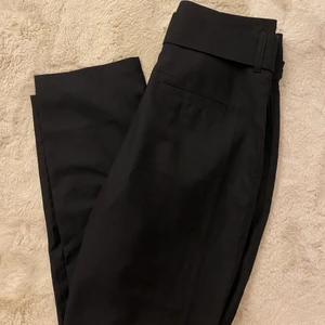 Kostymbyxor med skärp - Ny skick, 66k spårbar frakt📥