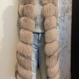 Äkta pälsväst  - Äkta pälsväst, använd minst 10gånger. Inga som helst fel, säljs för den ej kommer till användning. 