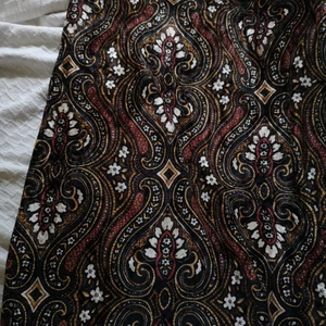 Sammetskjol strl S - Vacker bohemisk sammetskjol från only, köpt på plick. Perfekt för svalare dagar. Jag är 165cm. Frakt tillkommer. 