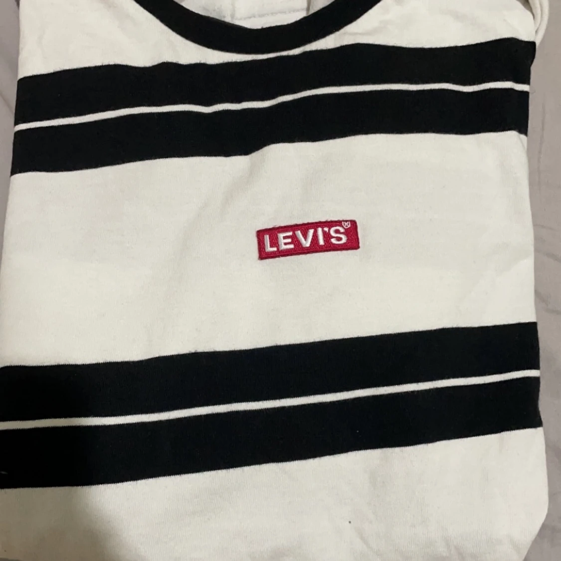 Levis middle logo tshirt  - 91
