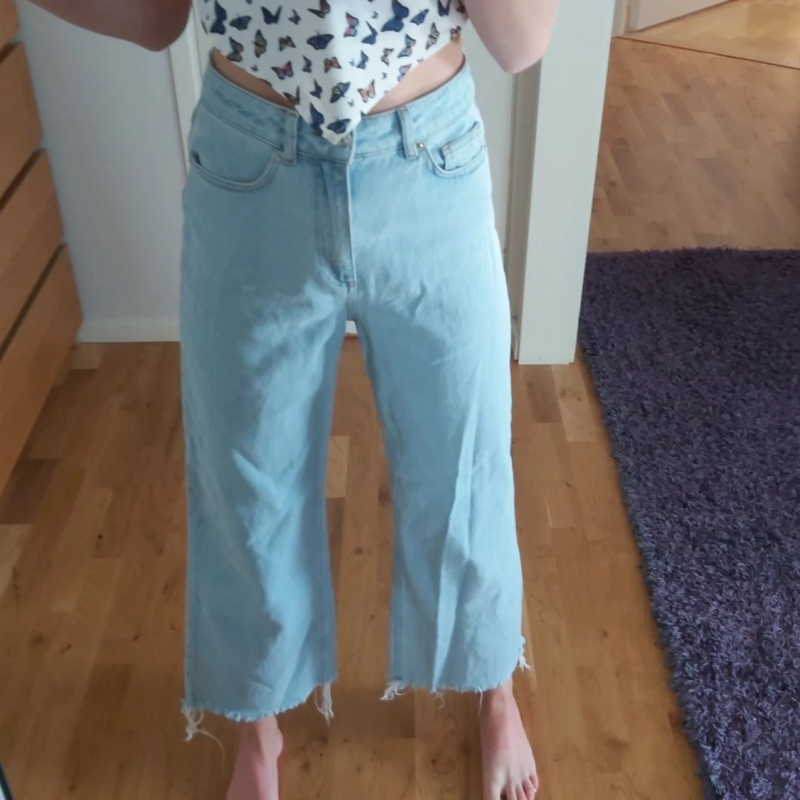 Croppade jeans från Nakd