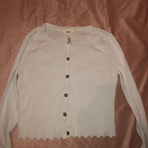 Ny topp XS  - En fin ny topp i nytt skick storleken XS, köpt på NELLY