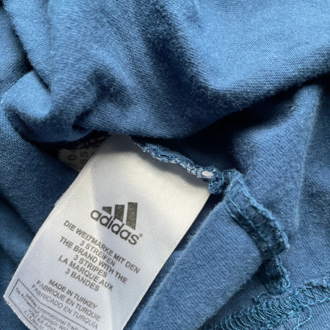 Vintage Adidas Spellout shirt - 91