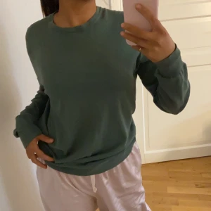 J Lindeberg tröja - Fin tröja från J Lindeberg i storlek S 