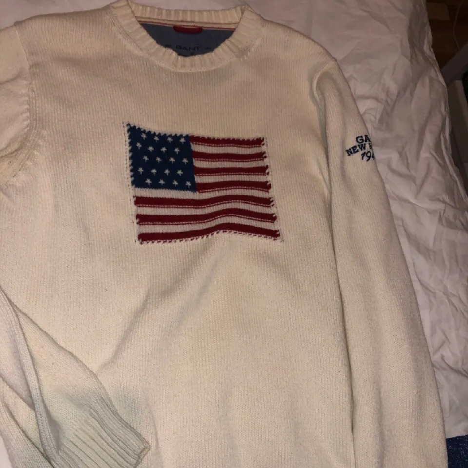 Gant tröja med amerikansk flagga i storlek M. Tröjor & Koftor.