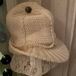 Stickad mössa - Aldrig använd