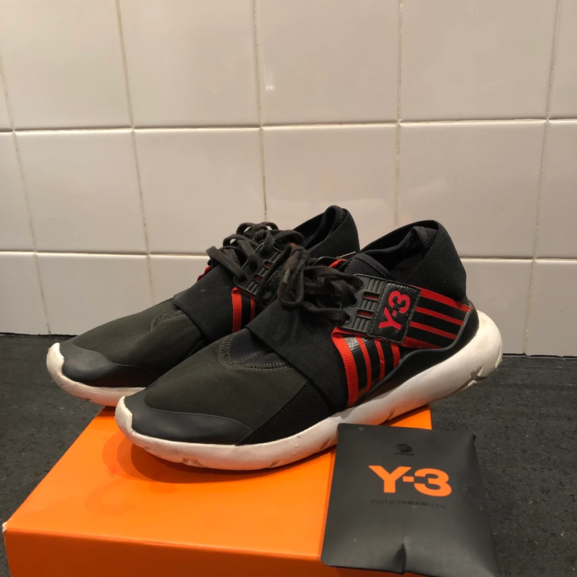 Sneakers från Y-3 av Yohji Yamamoto storlek 39,3 - 91