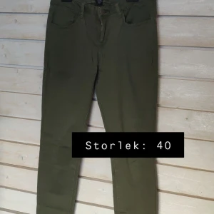 Jeans - Gröna jeans i bra skick ✨