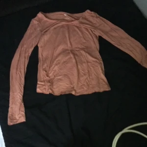 Långärmad tröja från lager 157 50kr inklusive 30kr i frakt - Bra skick aldrig använt strl s