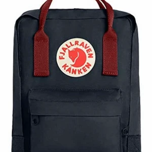 fjällräven ✨✨ - hej! säljer nu min fjällräven väska som är köpt 2019, den är i ganska bra skick o köptes för 1000🥰