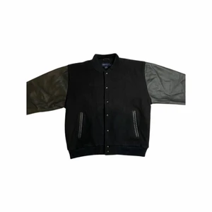 M - En fin vintage jacka 90talet fin skickat. 😍😍Bara äkta köpare