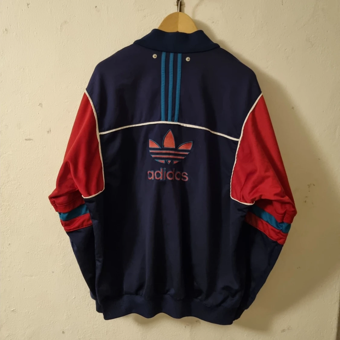 Vintage Adidas Jumper - 90