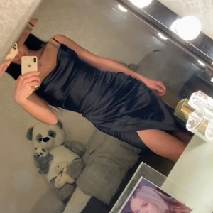 Storlek xs/s - Säljer klänningen för 100kr