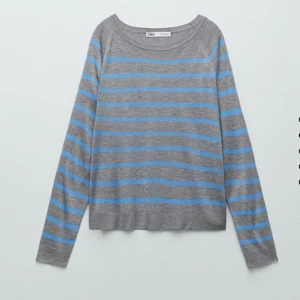 Topp  -  randiga tröja från zara! Fin och väldigt skönt Matrial