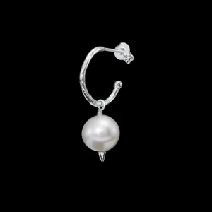 Marianilsdotter örhänge  - Intresse koll på ”PIERCED PEARL EARRING” från Maria Nilsdotter💖💖💖 