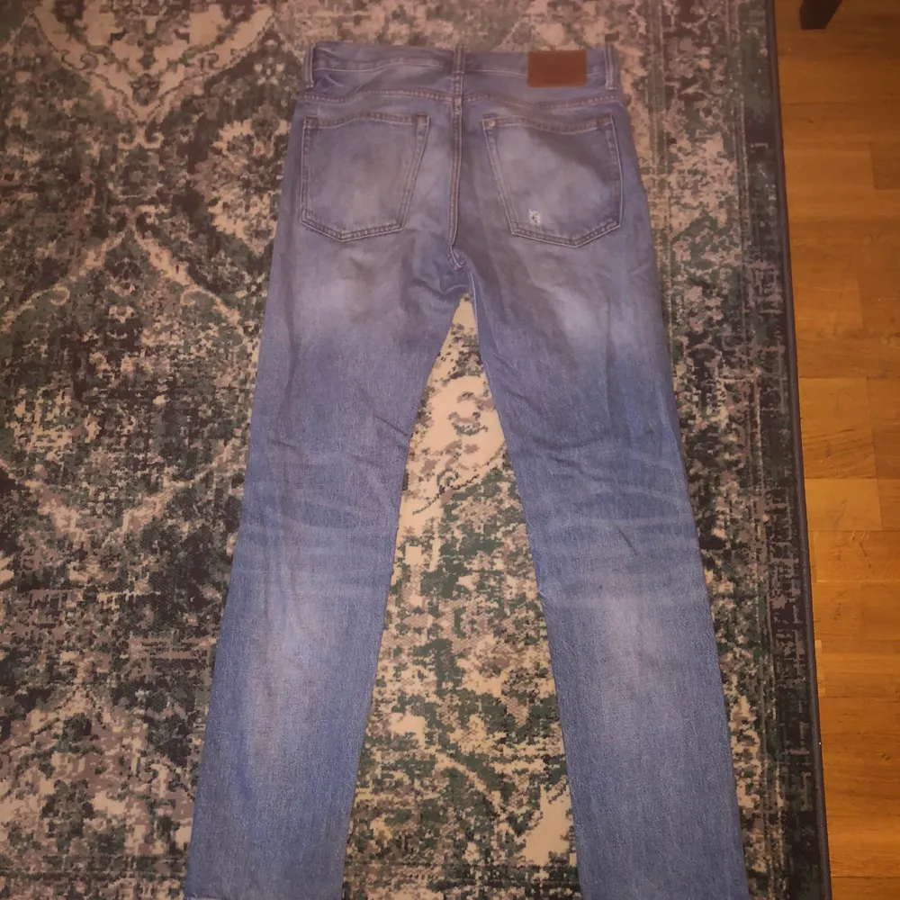 Riktigt snygga sommar jeans har tyvärr växt ut dem, storlek 29 sitter lite baggy  Bud från 200 . Jeans & Byxor.