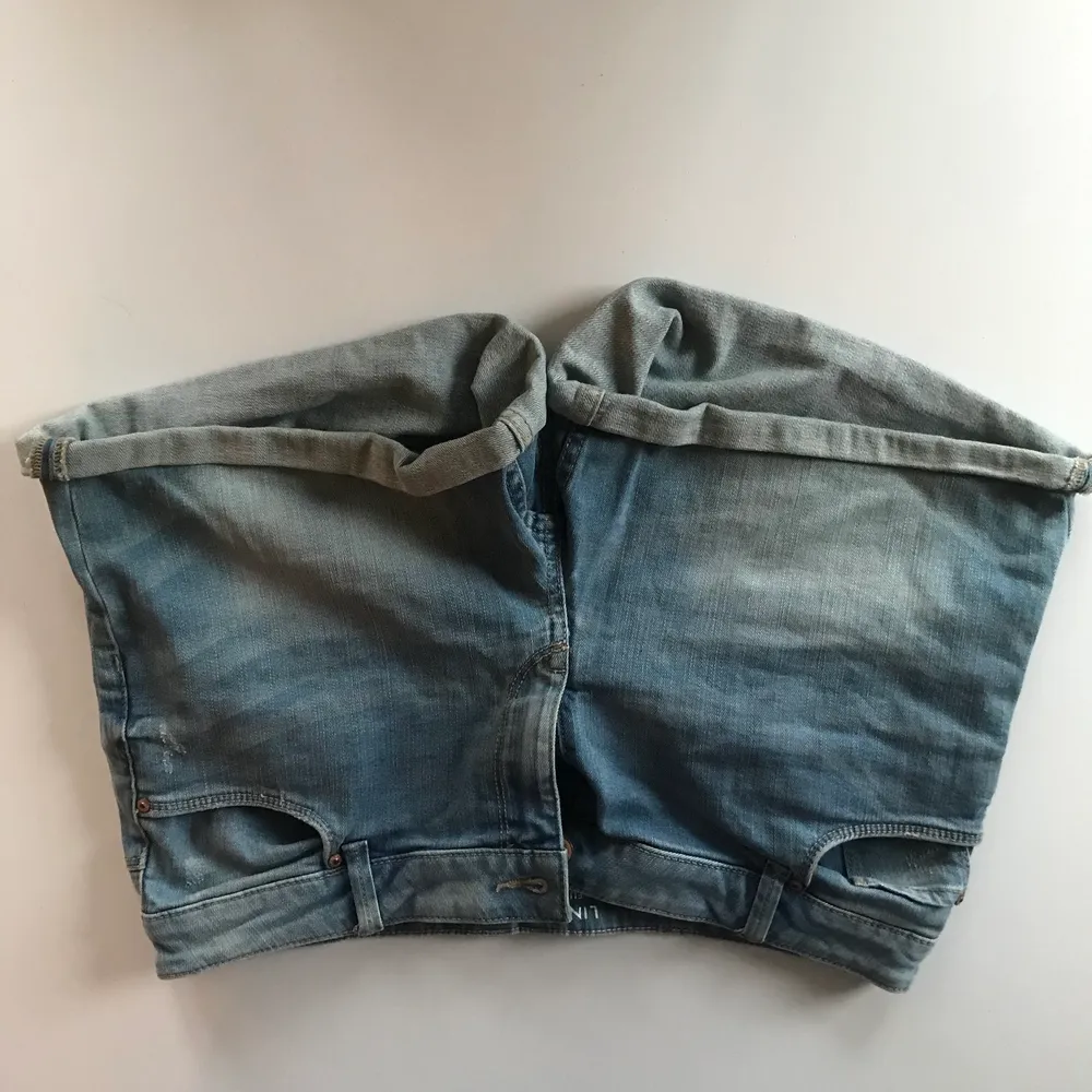 6 plagg för 100kr. Shorts.