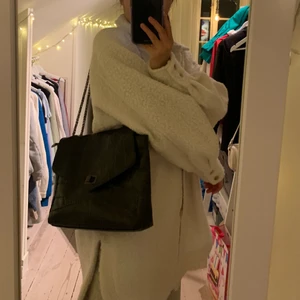 Väska från Chiquelle - Snygg väska från Chiquelle köpt för några år sedan, knappast använd. Skriv om ni undrar något ellee vill diskutera pris! 