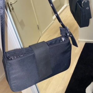 Väska  - En jätte fin väska från Silfen! Väskan är endast använd 1-2 gånger så nytt skick! Köpt för 599 säljer för 250❤️ Möts hälst upp i tc eller Odenplan men kan frakta om det behövs 