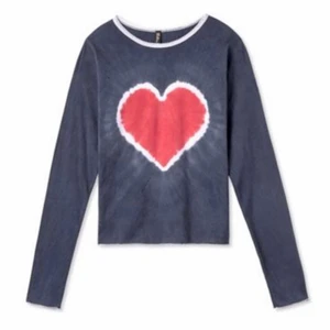 Pretties venice heart top - Superfin långärmad tröja från Pretties Venice! Jättefin och använd endast 1 gång pga att den ej passar mig. Originalpris 80USD. 