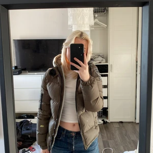 D’brand jacka - Detta är en super fin vinter jacka från märket d’brand. Den är i super bra skick men den kommer inte till användning längre💓