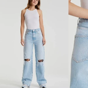 Idun Wide Jeans från Gina Tricot 💕⭐️ - Nya Idun Wide Jeans från Gina Tricot. Endast testade men var lite för kort för mig som är 180 cm lång. Storlek 42 men passar även 40. Slut på hemsidan. Pris 250 kr inklusive frakt 💕⭐️