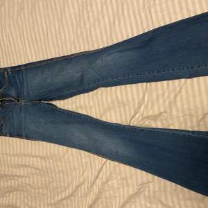 Blåa bootcut jeans från Dr.Denim, fint skick 
