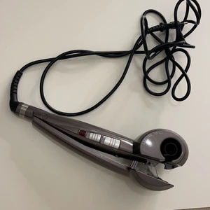 Locktång  - Säljer denna locktången från babyliss den är använd några få gånger. Köparen står för frakten 