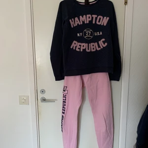 Mjukisset - Mjukisset med sweatshirt och mjukisbyxor