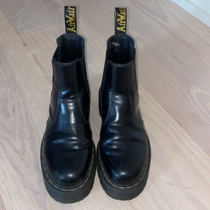 Dr Martens Platform Chelsea boot - Använda en säsong. De är väl omhändertagna. 