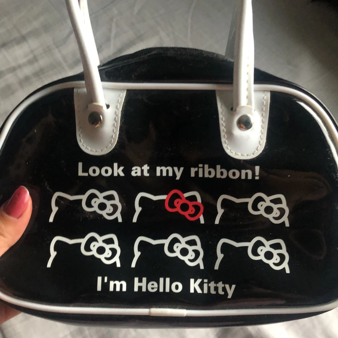 jättesöt hello kitty väska  - 90