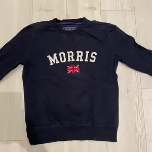 Morris sweatshirt i storlek S. Inga anmärkningar på tröjan. Plagget går att köpa tillsammans med andra varor för ett billigare pris.