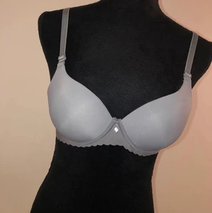 Bh, super push-up - Fin grå super push-up bh, aldrig använd❤️