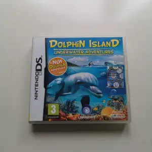 Dolphin Island Under Water - Nintendo DS spel! Superroligt! Säljer pga trasigt Nintendo. Samma med alla i min profil. Gå gärna in o kika :) Nypris 320kr, mitt pris: 115kr.