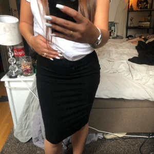 Svart kjol  - Sitter bra och är i bra skick