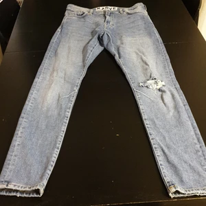 Jeans - Jeans, köpta hösten 2020, använda men hela.