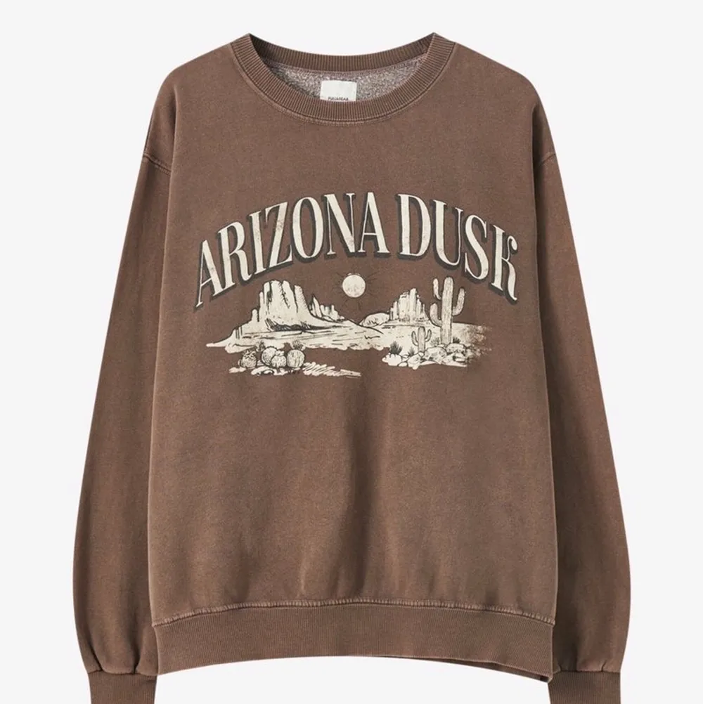 Snyggaste bruna populära sweatshirten från Pull & Bear 🤎 Perfekt nu till hösten 🍂 🍁. Tröjor & Koftor.