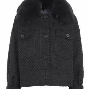 Øsnker å kjøpe, meotine charlie sort - Ønsker å kjøpe denne jakka i S/M eller XS/S! kontakt meg, så blir vi enige om pris! 