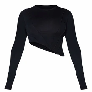 Cool topp - Asymmetrisk topp från PLT som inte kommer till användning🥰